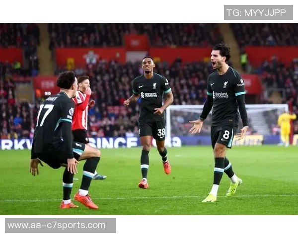 英超最新积分榜分析:枪手稳居榜首利物浦紧追第九曼联需加油