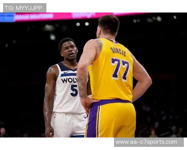 爱德华兹本赛季第14次得分35仅次于东契奇展现超强得分能力 爱德华兹本赛季第14次得分35仅次于东契奇展现超强得分能力