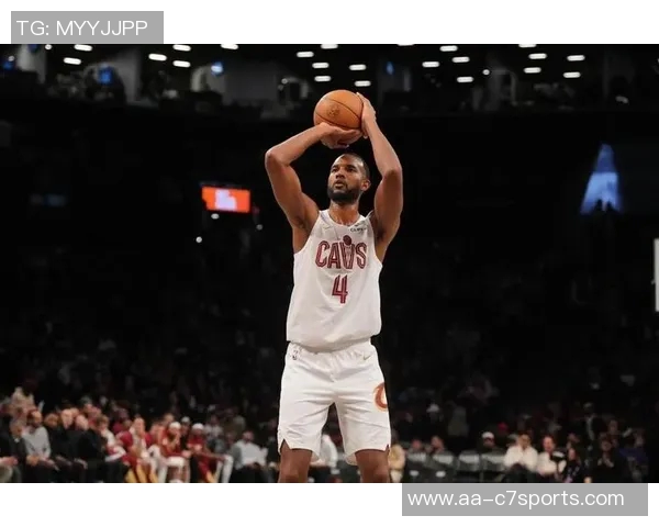 小莫布里半场表现抢眼17分钟内10投6中斩获13分4篮板2封盖